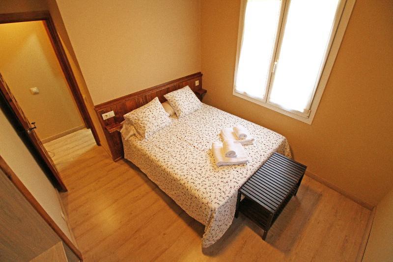 Snoe Apartamentos Mont Romies Plaza Salardú Exteriör bild
