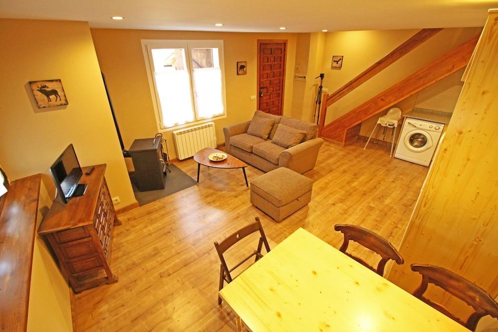 Snoe Apartamentos Mont Romies Plaza Salardú Exteriör bild